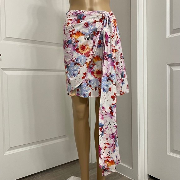 THE ANDAMANE Floral Side Drape Mini Wrap Pencil Skirt. Abstract Floral. Small - Picture 2 of 9